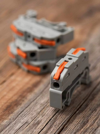 Клемма проходная СК-412-2 на дин-рейку 2полюса (0.5-4мм) HLT Клемма проходная СК-412-2 на дин-рейку 2полюса (0.5-4мм) HLT